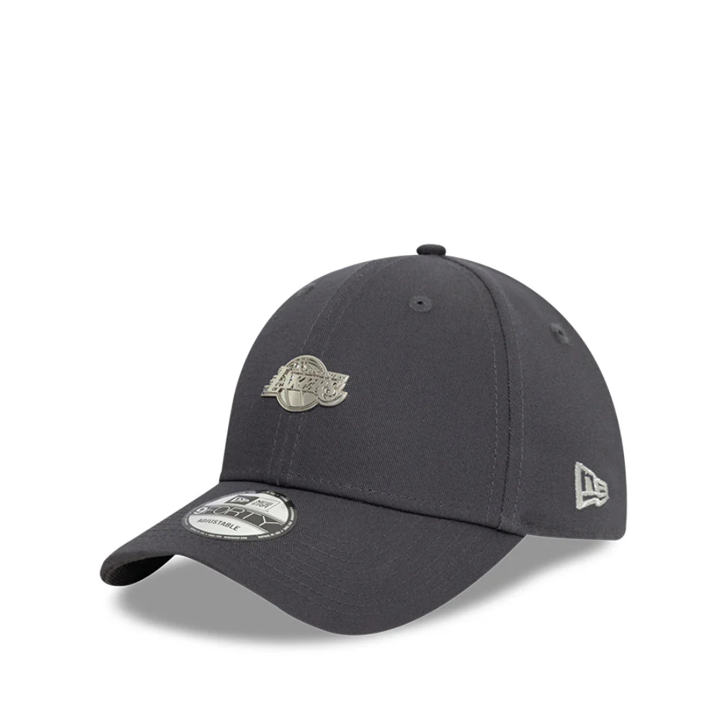 Los Angeles Lakers NBA Metallic Badge 9FORTY Strapback - UNI (AJUSTABLE) - Accesorios