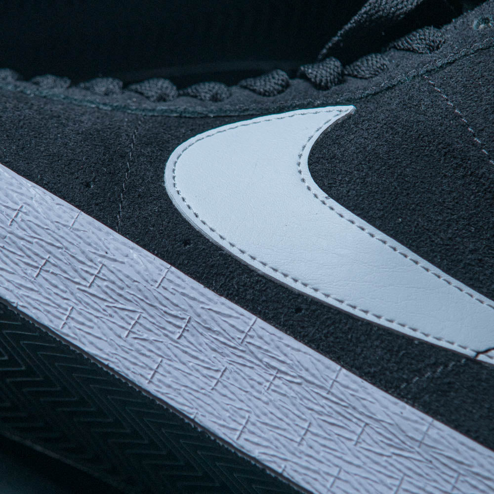 NIKE SB ZOOM BLAZER MID / BLACK-WHITE-WHITE-WHITE