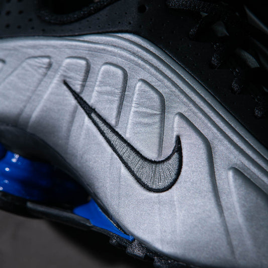 NIKE SHOX R4 / BLACK-METALLIC SILVER-RACER BLUE