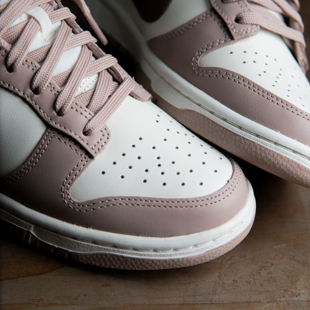 W NIKE DUNK LOW / SAIL-PLUM ECLIPSE-DIFUSED TAUPE