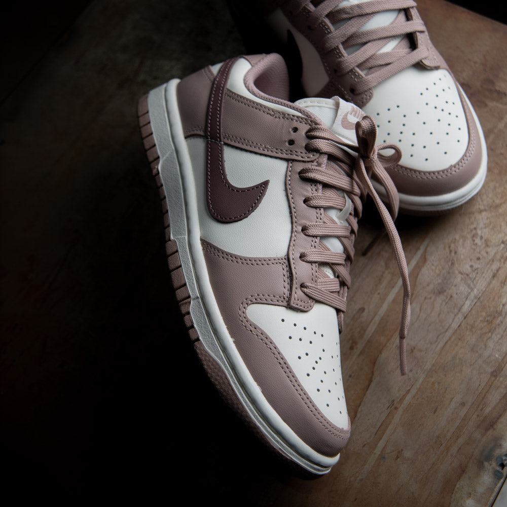 W NIKE DUNK LOW / SAIL-PLUM ECLIPSE-DIFUSED TAUPE