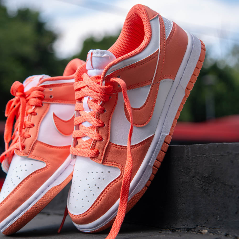 W NIKE DUNK LOW NEXT NATURE / WHITE-LT WILD MANGO