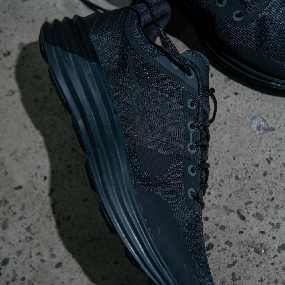 NIKE LUNAR ROAM / DK SMOKE GREY-BLACK-DK SMOKE GREY