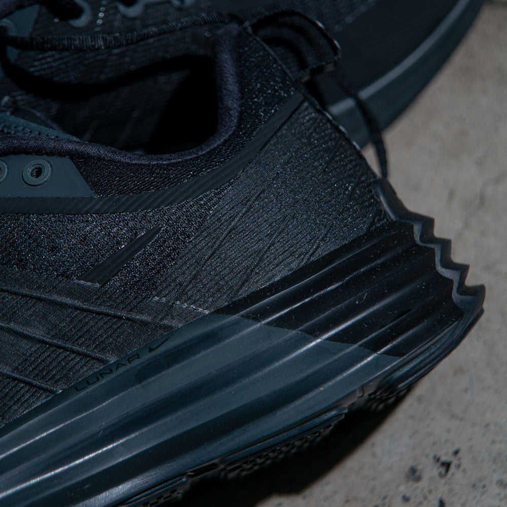 NIKE LUNAR ROAM / DK SMOKE GREY-BLACK-DK SMOKE GREY