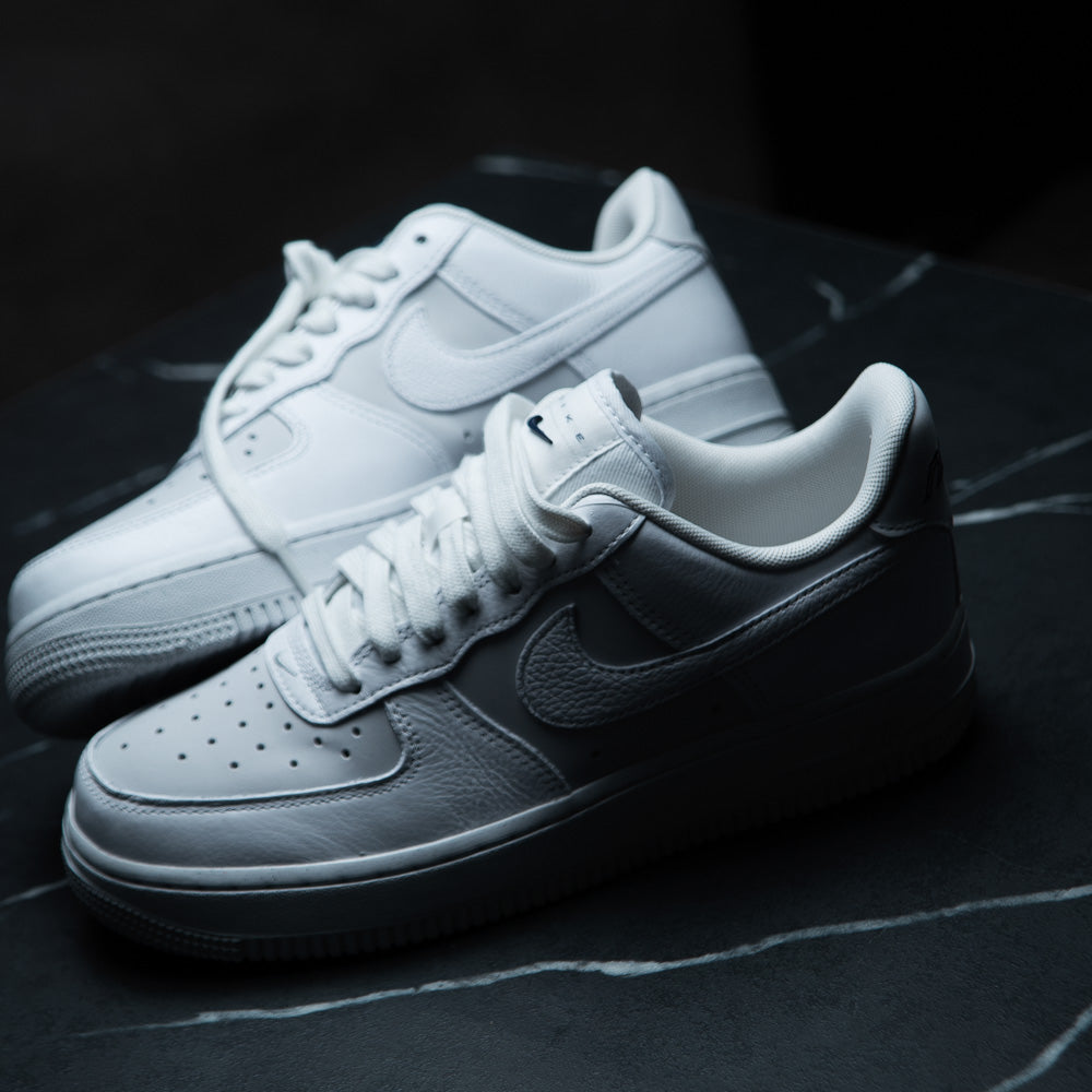 Nike - AIR FORCE 1 '07 LX 'WHITE/LT SMOKE GREY-PHOTON DUST-WHITE' -  VegNonVeg