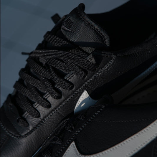 W NIKE CORTEZ 23 PREMIUM / BLACK-SAIL-ALABASTER