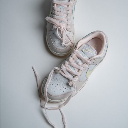 W NIKE DUNK LOW PRM / LIGHT SOFT PINK-COCONUT MILK