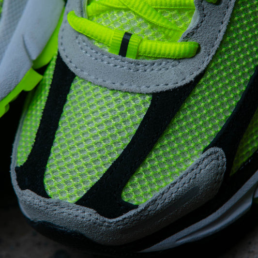 NIKE ZOOM VOMERO 5 / VOLT-BLACK-WHITE-MTLC PLATINUM