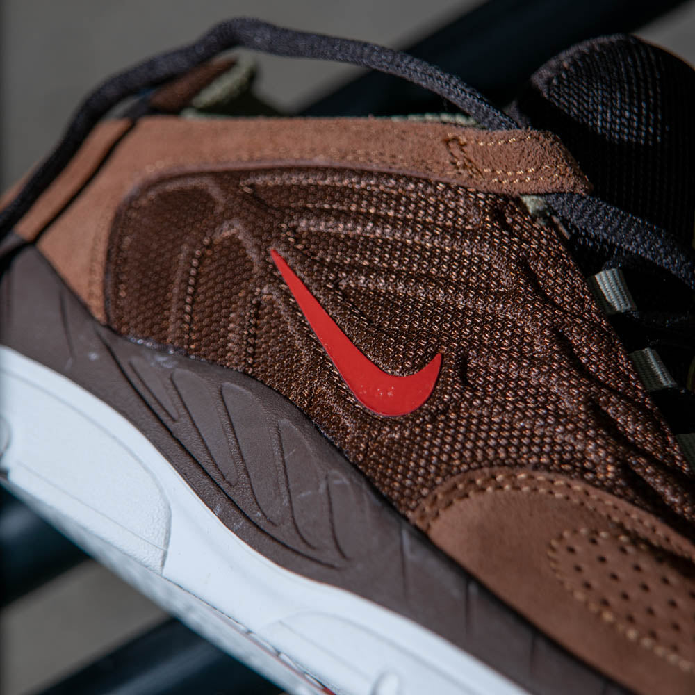 NIKE SB VERTEBRAE / CACAO WOW-DRAGON RED-LT BRITISH TAN