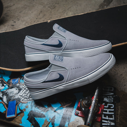 NIKE SB JANOSKI+ SLIP / WOLF GREY-NAVY-WOLF GREY-SUMMIT WHITE