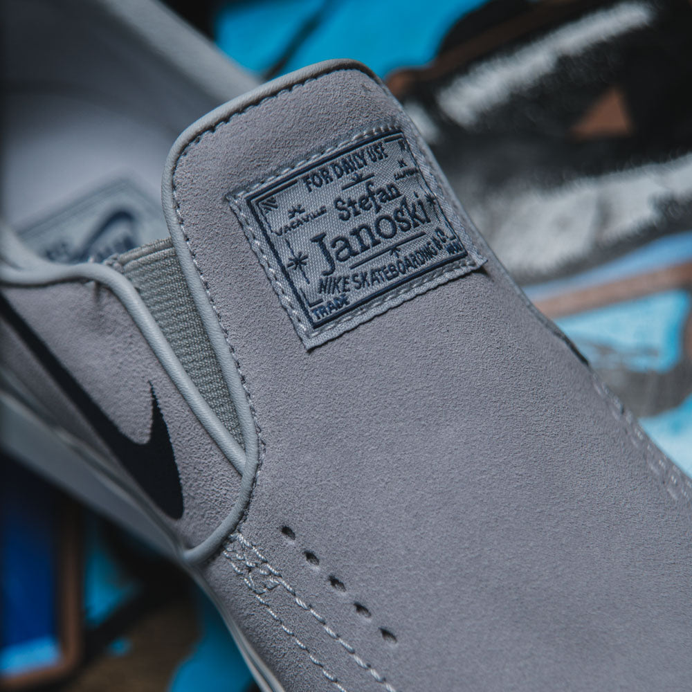 NIKE SB JANOSKI+ SLIP / WOLF GREY-NAVY-WOLF GREY-SUMMIT WHITE