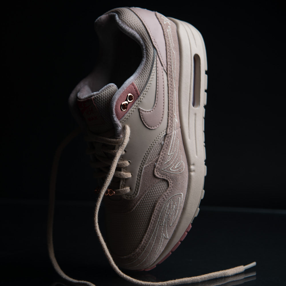 SWDC W NIKE AIR MAX 1 / PARTICLE BEIGE-RUST PINK-LIGHT BONE