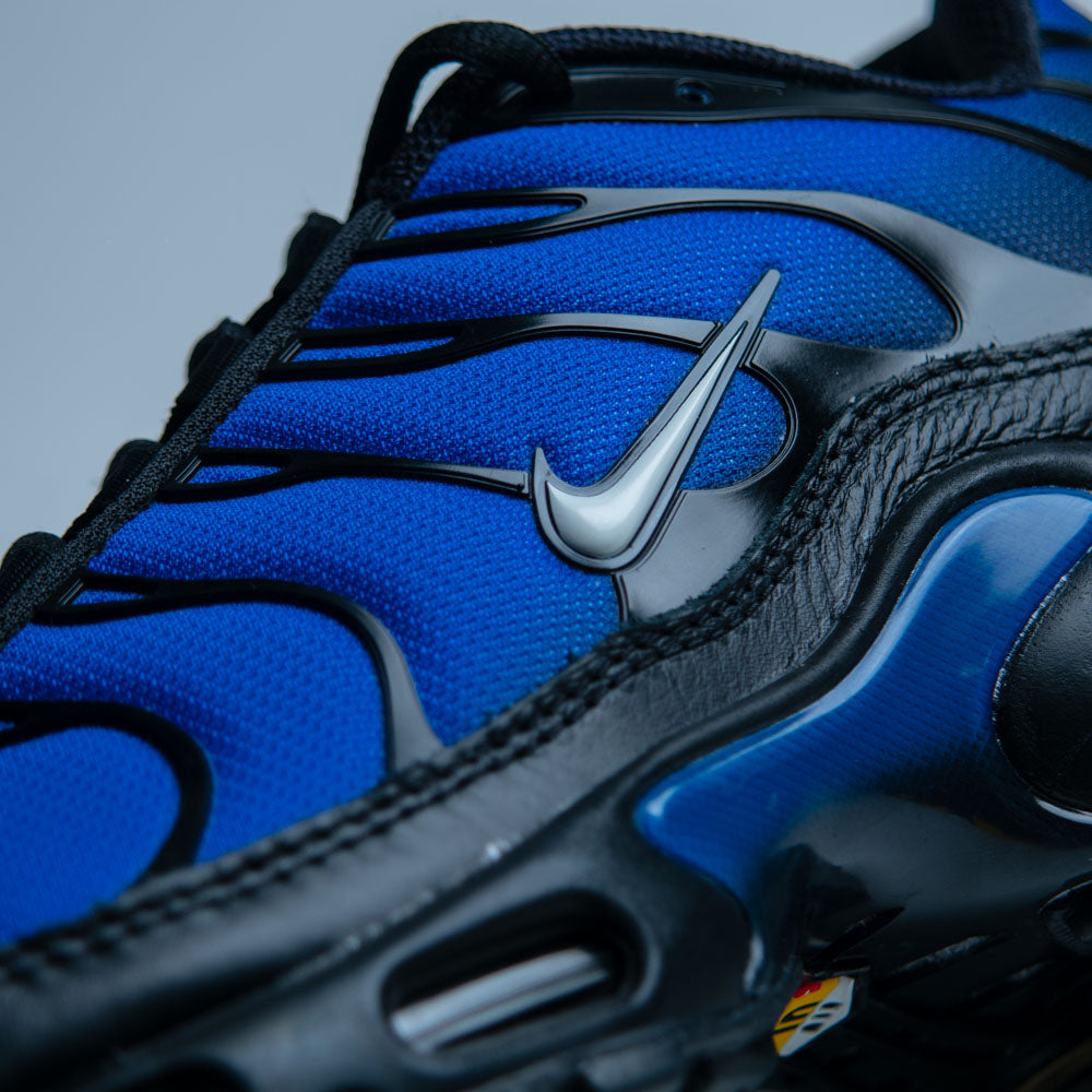 NIKE AIR MAX PLUS PRM / BLACK-PHANTOM RACER BLUE-OBSIDIAN