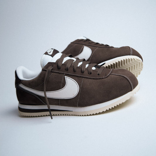 NIKE CORTEZ SE / BAROQUE BROWN-SAIL-COCONUT MILK