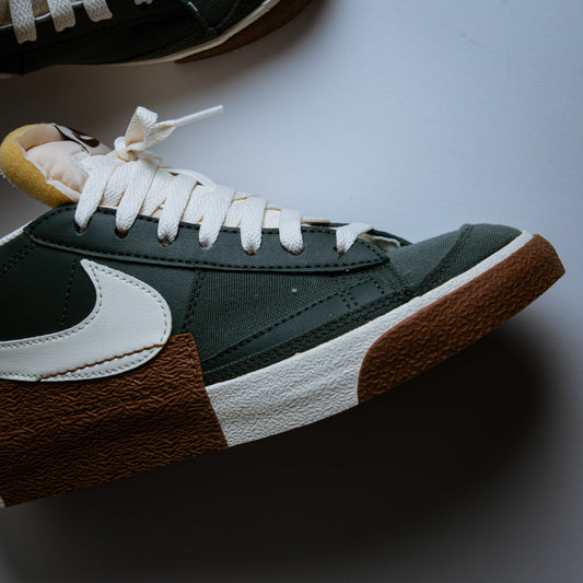 BLAZER LOW PRO CLUB BTS / VINTAGE GREEN-COCONUT MILK