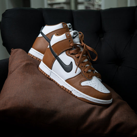 W NIKE DUNK HIGH NN / LT BRITISH TAN-BLACK-WHITE