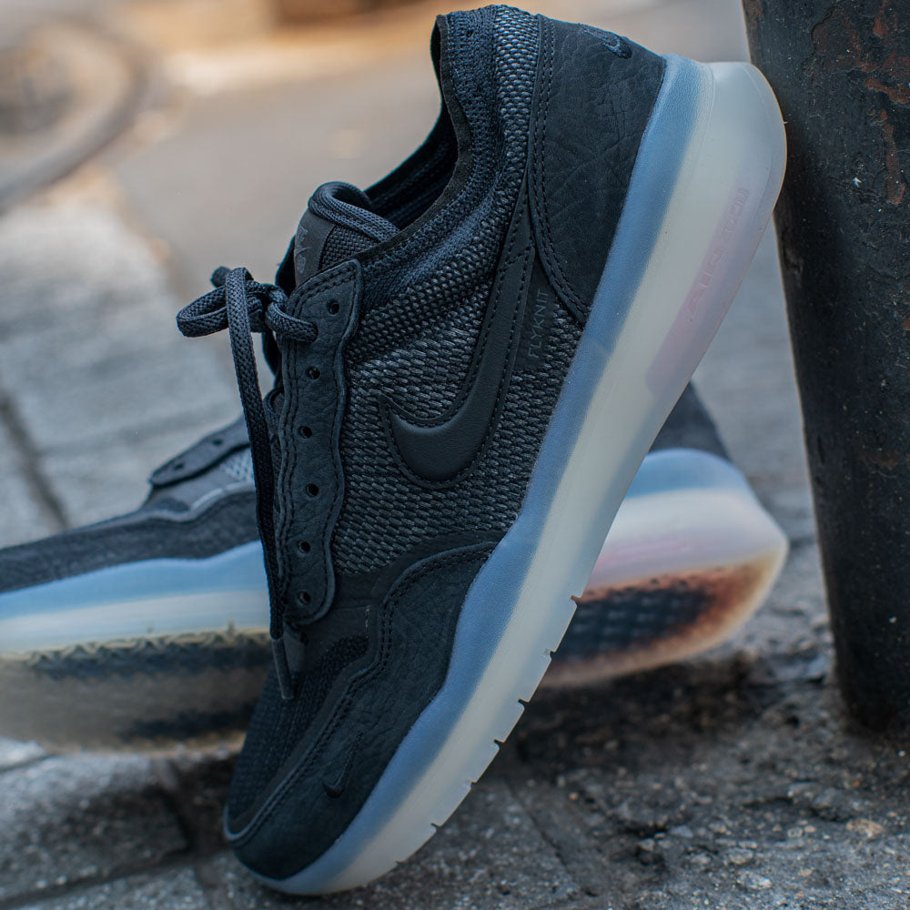 NIKE SB PS8 / BLACK-BLACK-BLACK