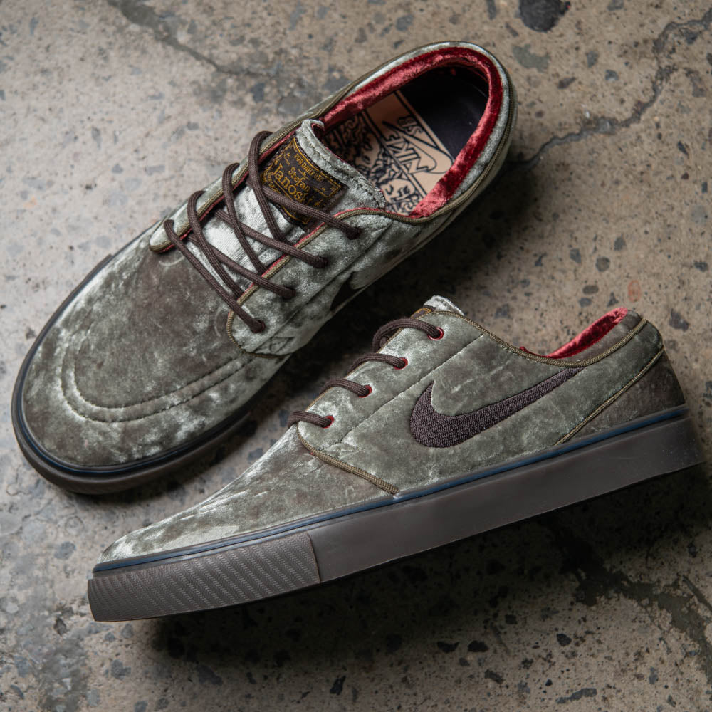 NIKE SB ZOOM JANOSKI OG+ ES / MEDIUM OLIVE-VELVET BROWN-BAROQUE BROWN