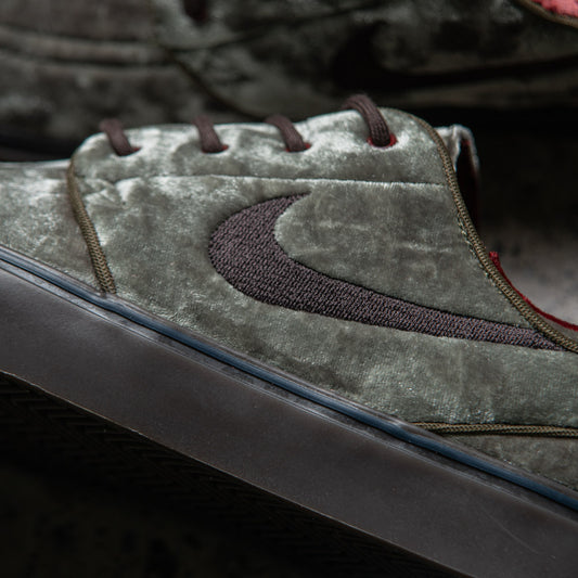 NIKE SB ZOOM JANOSKI OG+ ES / MEDIUM OLIVE-VELVET BROWN-BAROQUE BROWN