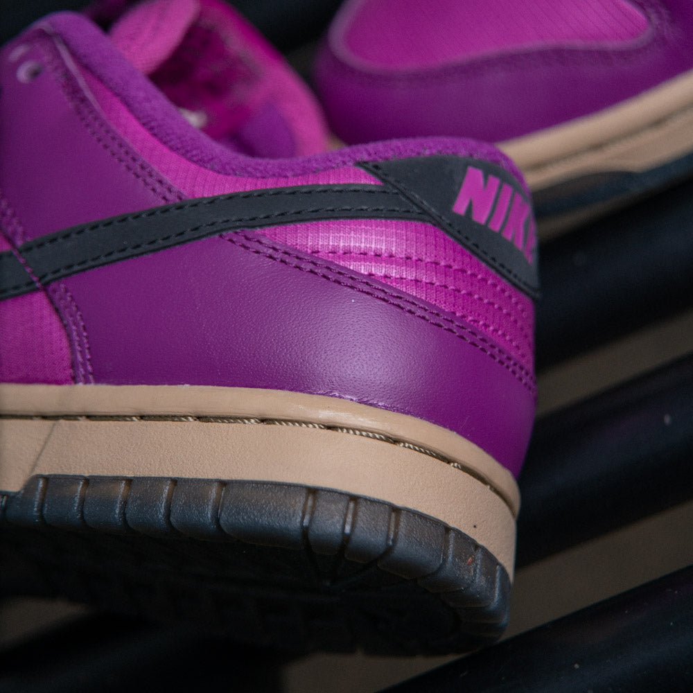 W NIKE DUNK LOW / VIOTECH-BLACK-HOT FUCHSIA-KHAKI