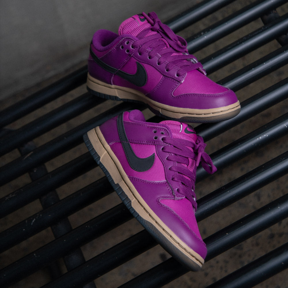 W NIKE DUNK LOW / VIOTECH-BLACK-HOT FUCHSIA-KHAKI