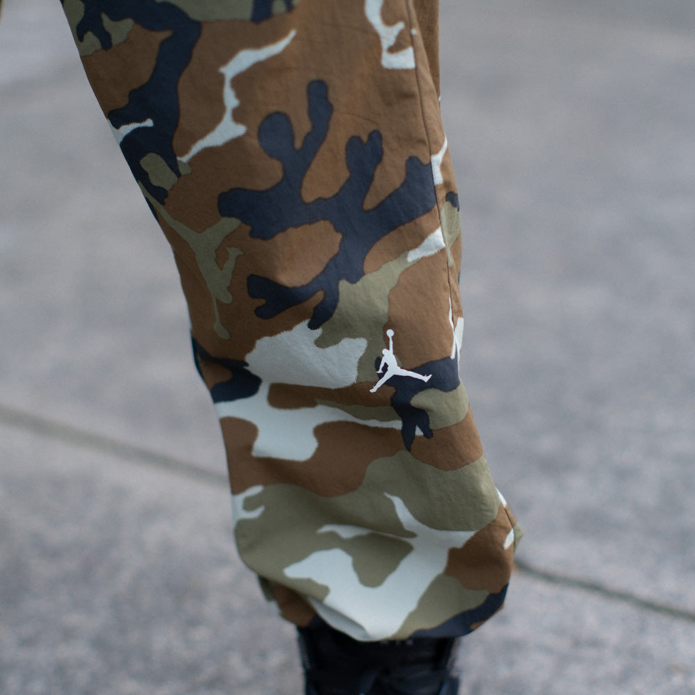 M J MVP STMT AOP PANT / LIGHT OLIVE-SAIL