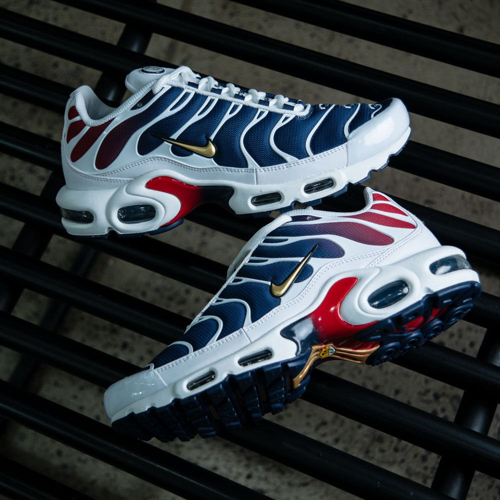 NIKE AIR MAX PLUS "PSG"/ WHITE-METALLIC GOLD-MIDNIGHT NAVY