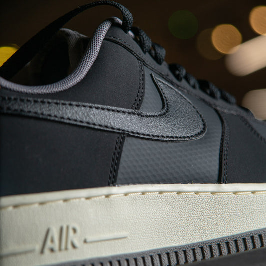 AIR FORCE 1 ´07 LV8 / BLACK-BLACK-FLAT PEWTER-COCONUT MILK