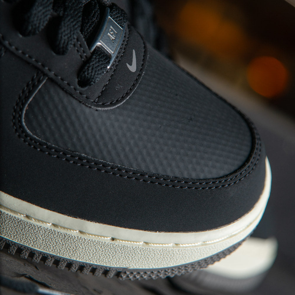 AIR FORCE 1 ´07 LV8 / BLACK-BLACK-FLAT PEWTER-COCONUT MILK