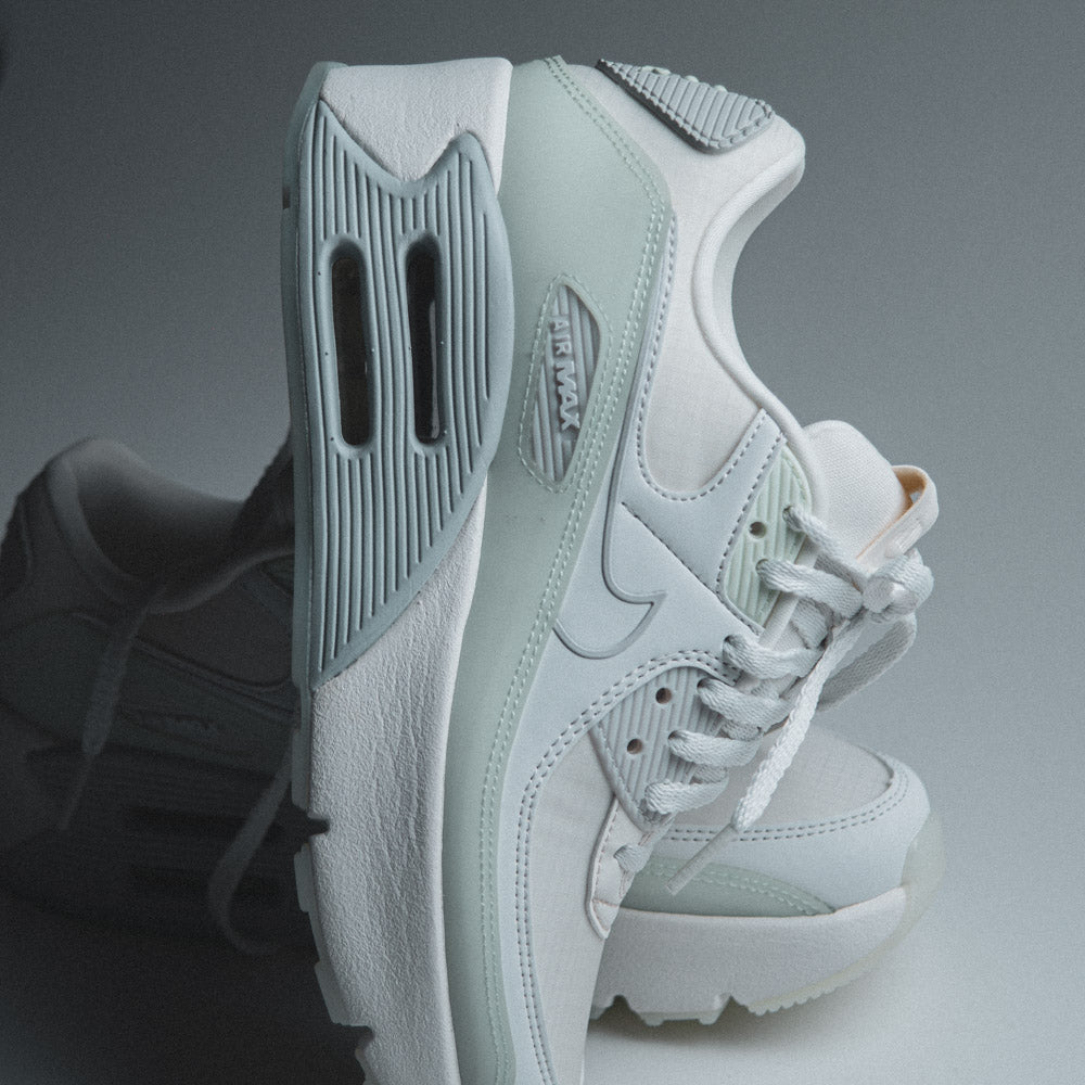 AIR MAX 90 LV8 / SAIL-BARELY GREEN-SUMMIT WHITE