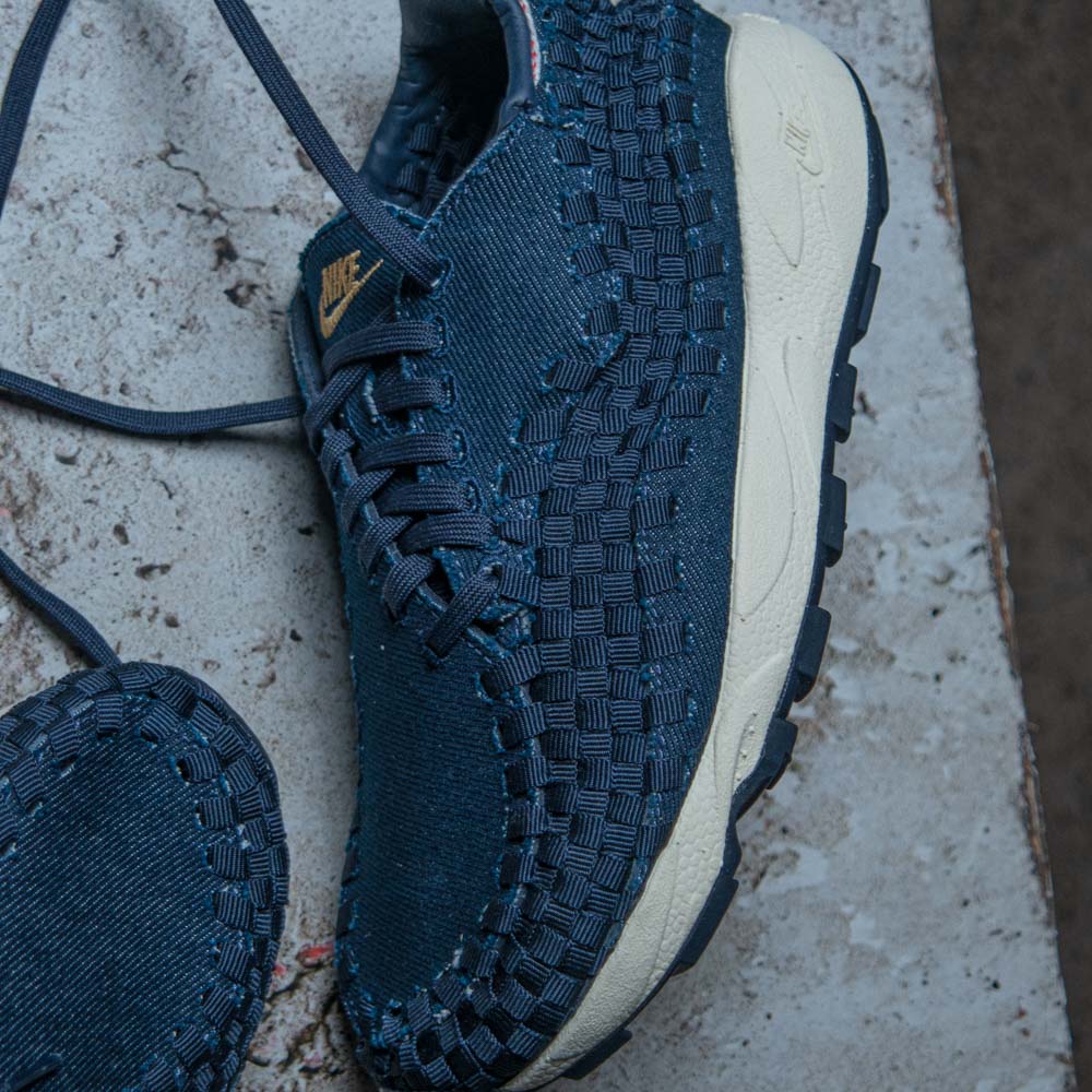 NIKE AIR FOOTSCAPE WOVEN / DENIM-WHEAT GOLD-OBSIDIAN-COCONUT