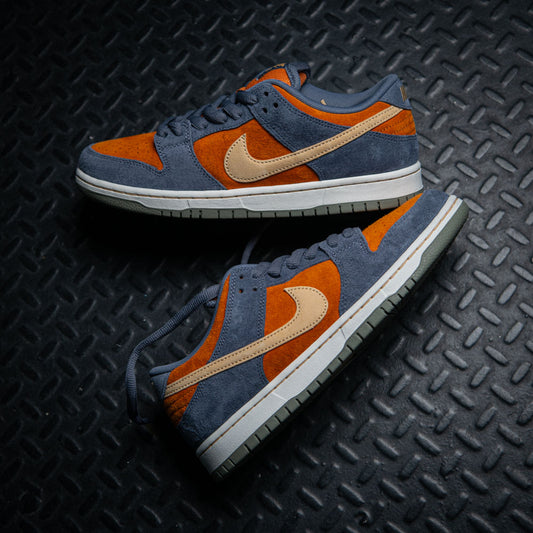 NIKE SB DUNK LOW PRO / LIGHT CARBON-SESAME-MONARCH-SUMMIT WHITE