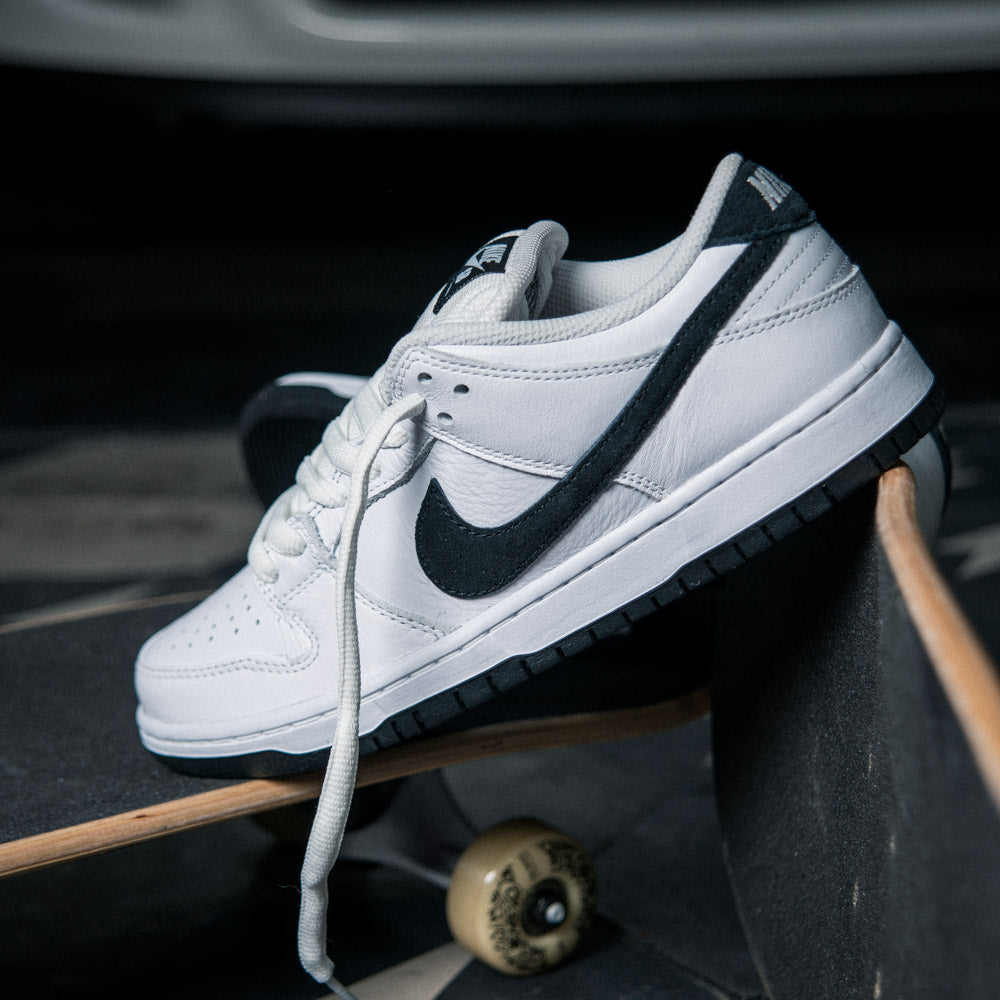 NIKE SB DUNK LOW PRO / WHITE-BLACK-WHITE-BLACK