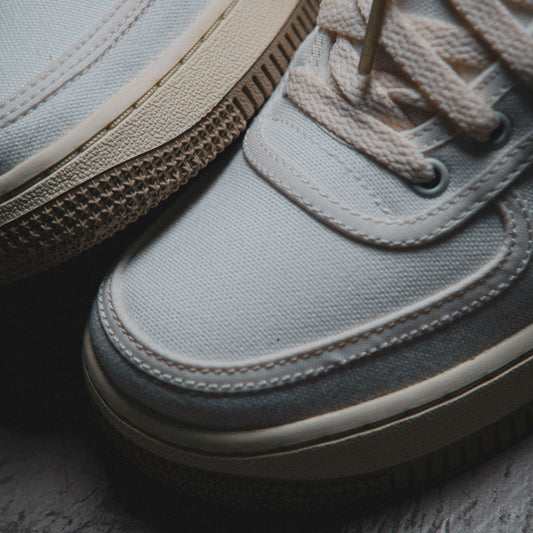 WMNS AIR FORCE 1 ´07 / SAIL-LIMESTONE-PALE VANILLA-COCONUT MILK