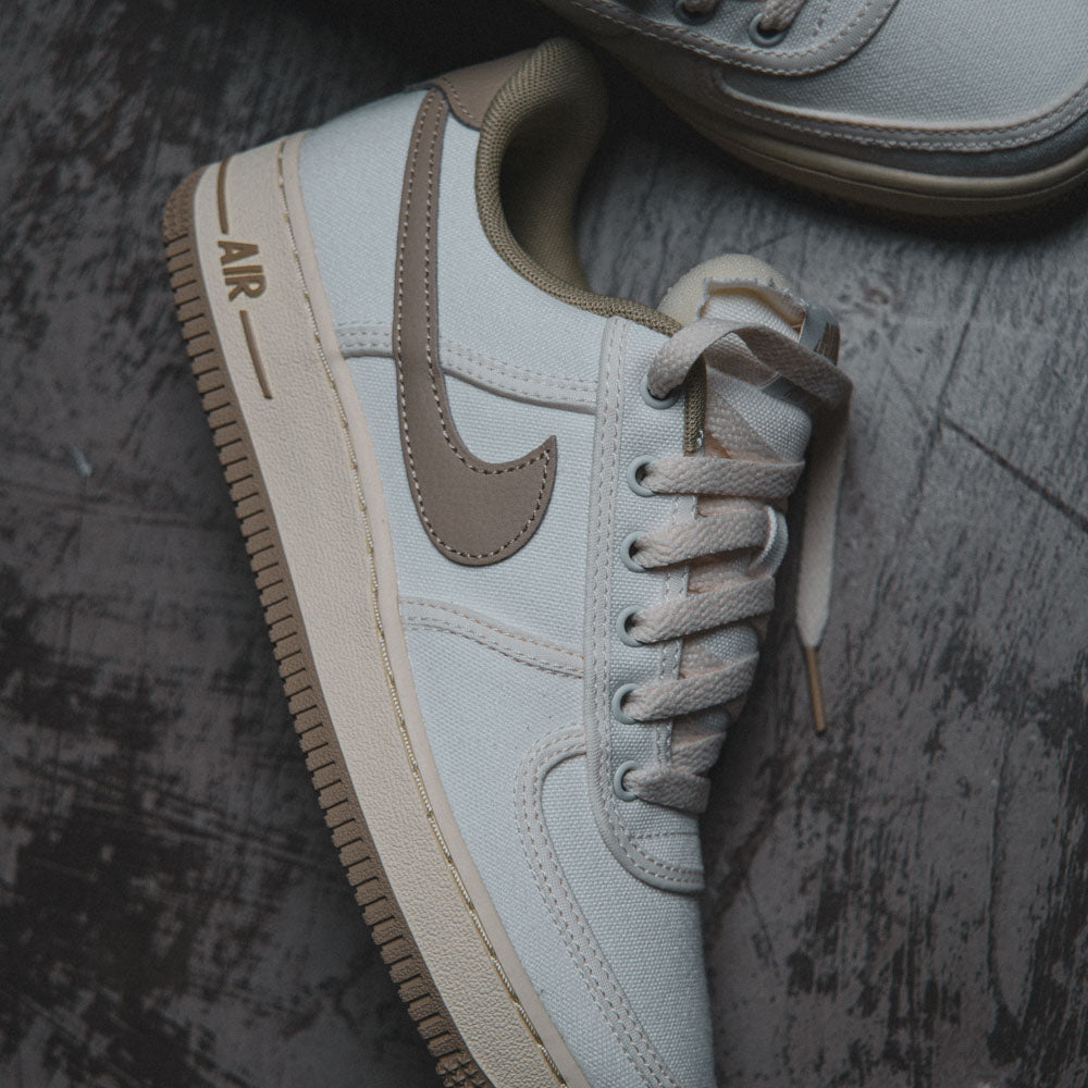 WMNS AIR FORCE 1 ´07 / SAIL-LIMESTONE-PALE VANILLA-COCONUT MILK