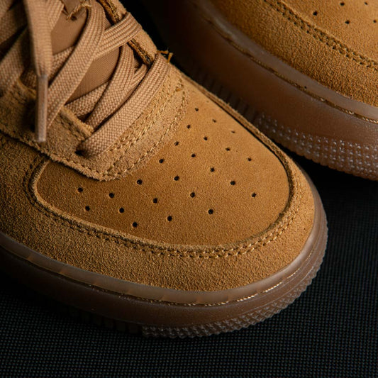 AIR FORCE 1 LV8 (GS) / WHEAT-WHEAT-GUM LIGHT BROWN