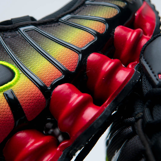 W NIKE SHOX TL / BLACK-BLACK-VOLT-FIRE RED