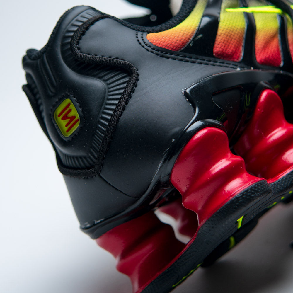 W NIKE SHOX TL / BLACK-BLACK-VOLT-FIRE RED