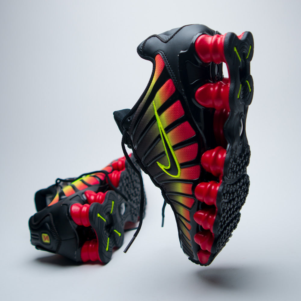 W NIKE SHOX TL / BLACK-BLACK-VOLT-FIRE RED