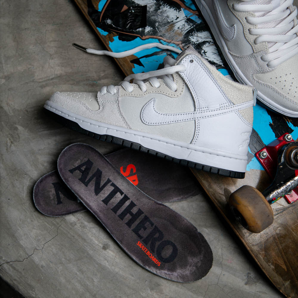 NIKE SB DUNK HIGH QS / WHITE-WHITE-BLACK