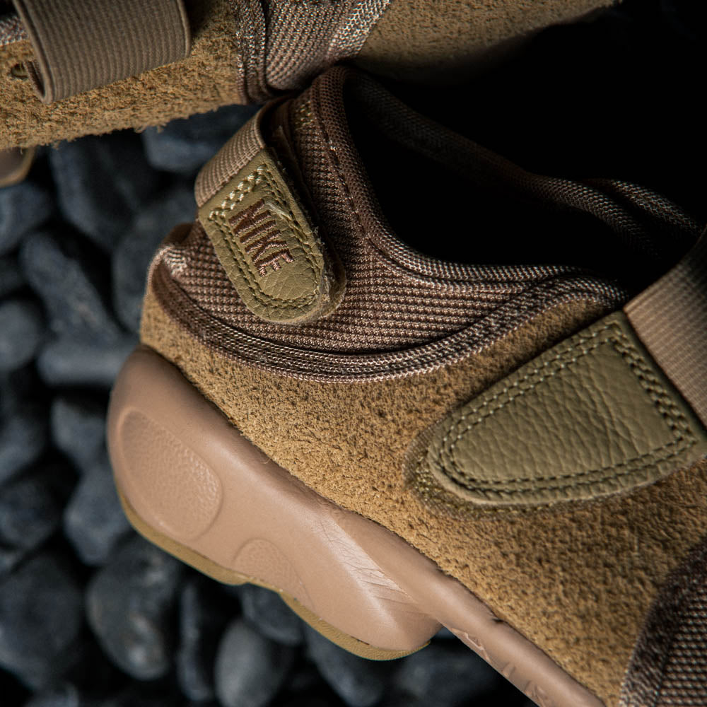 WMNS NIKE AIR RIFT / PARACHUTE BEIGE-HEMP