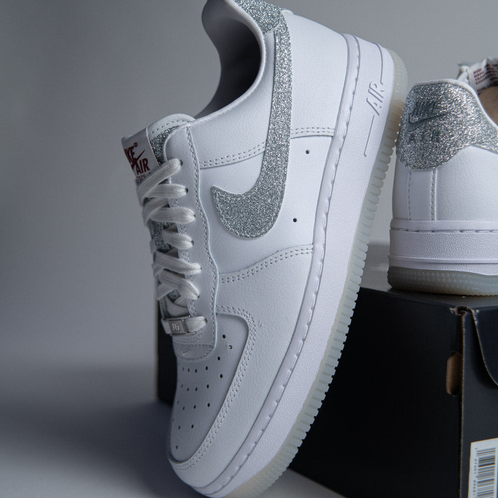 WMNS AIR FORCE 1 ´07 LX / WHITE-MULTI COLOR-WHITE-COOL GREY