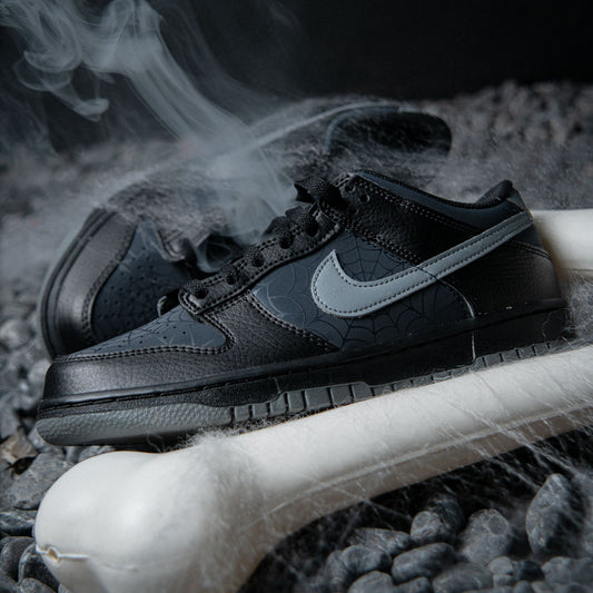 NIKE DUNK LOW GS / BLACK-SMOKE GREY-DARK OBSIDIAN