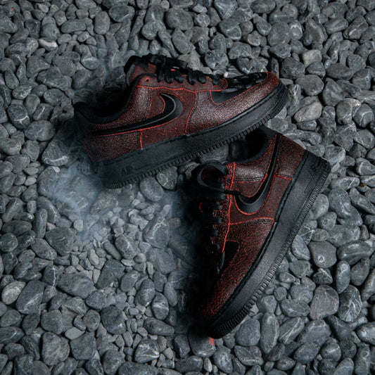 AIR FORCE 1 RETRO HWN QS / BLACK-BLACK-CRIMSON