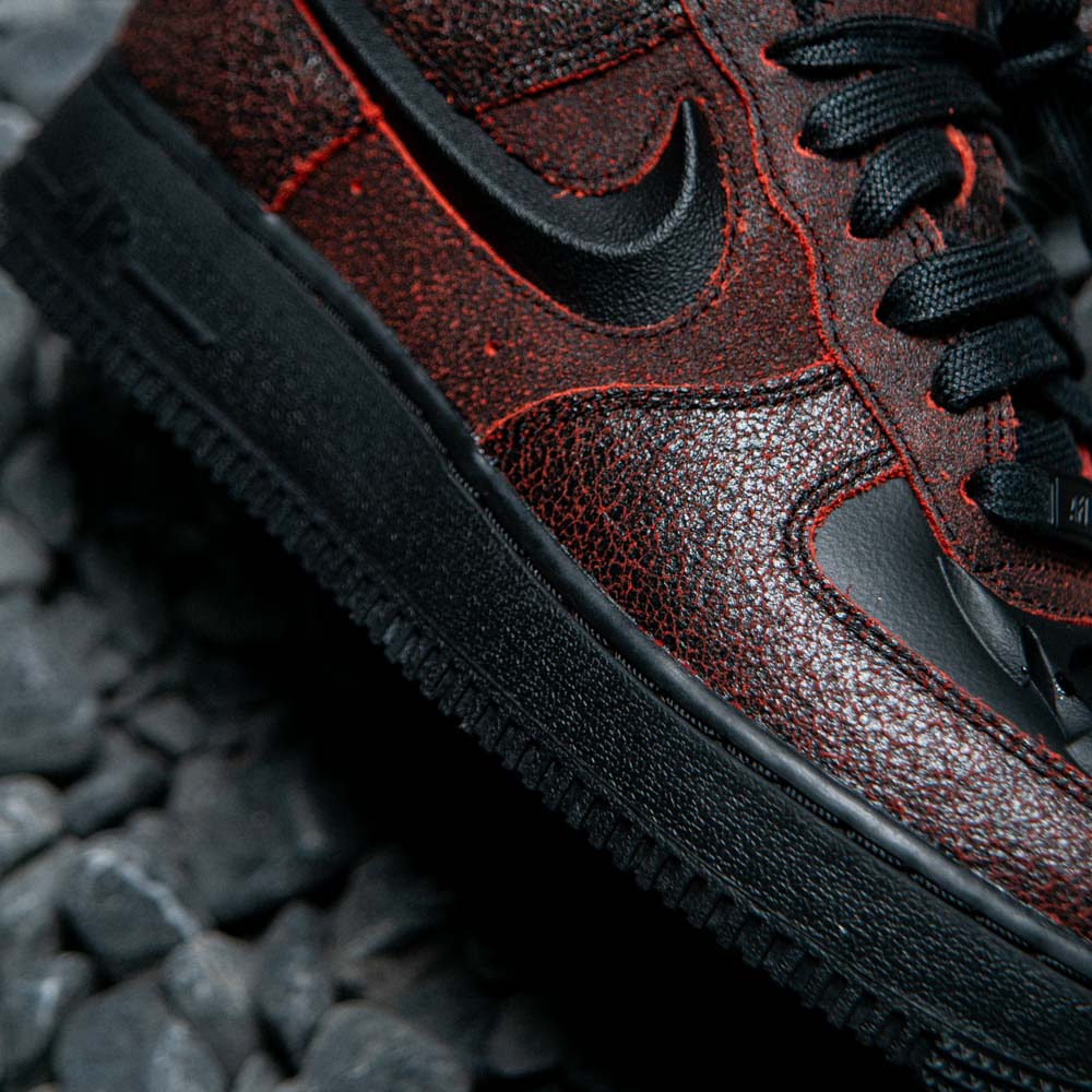 AIR FORCE 1 RETRO HWN QS / BLACK-BLACK-CRIMSON