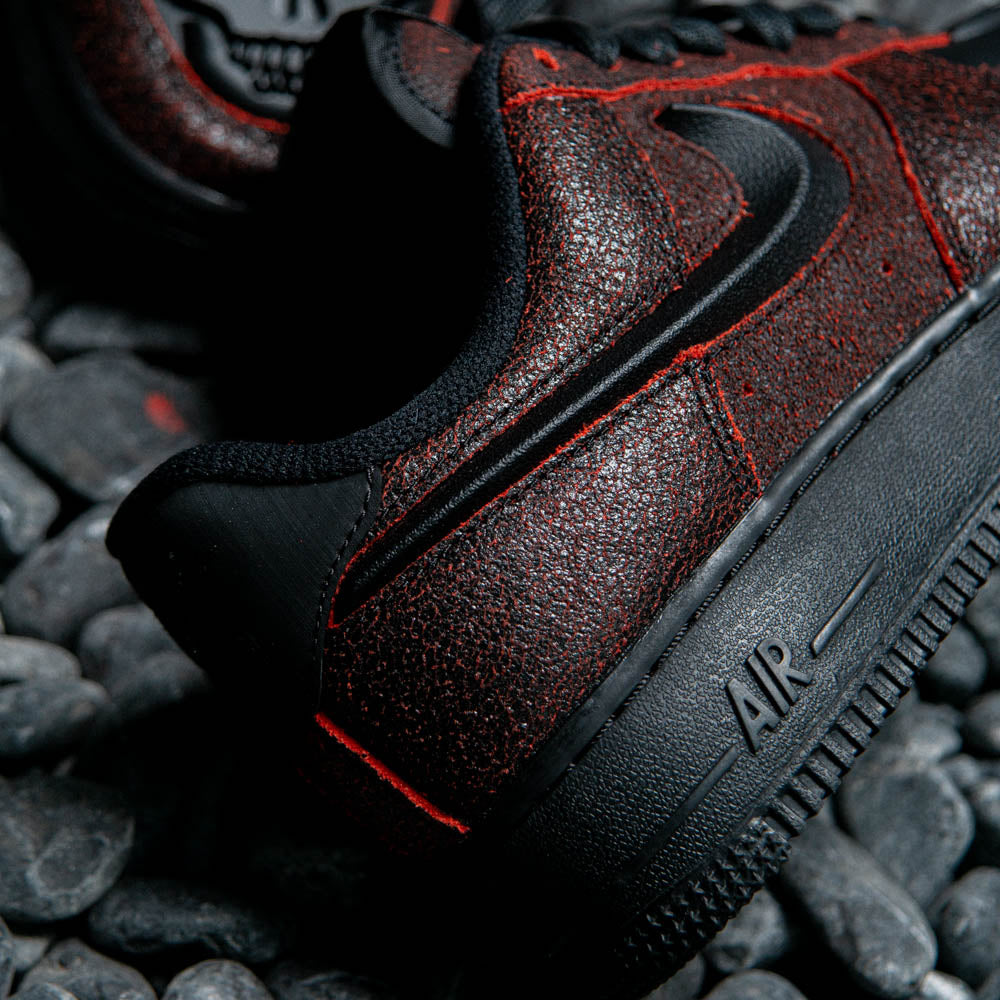 AIR FORCE 1 RETRO HWN QS / BLACK-BLACK-CRIMSON