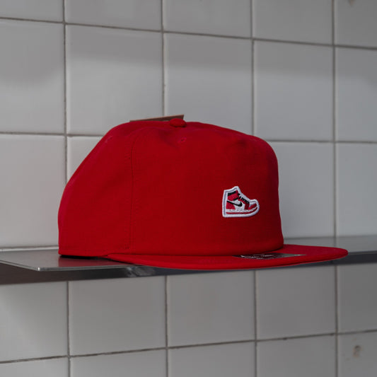 U J PRO CAP S FB BR SNKR PTCH / GYM RED